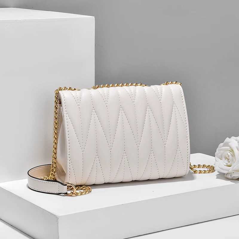 New Women Fashion Peach heart AllMatch Messenger Bag Solid Color Females Square Popular Shoulder Chain Flap Bags For Ladies Z250926