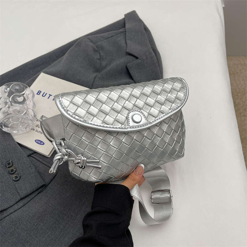 Women's 2025 New Woven Saddle Designer Bags Niche Design Casual Chest Simple Solid Color Crossbody Bag