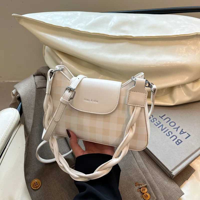 2025 New Plaid Underarm Bag Women Niche Versatile Crossbody Highend Fashion Square PurseW250926