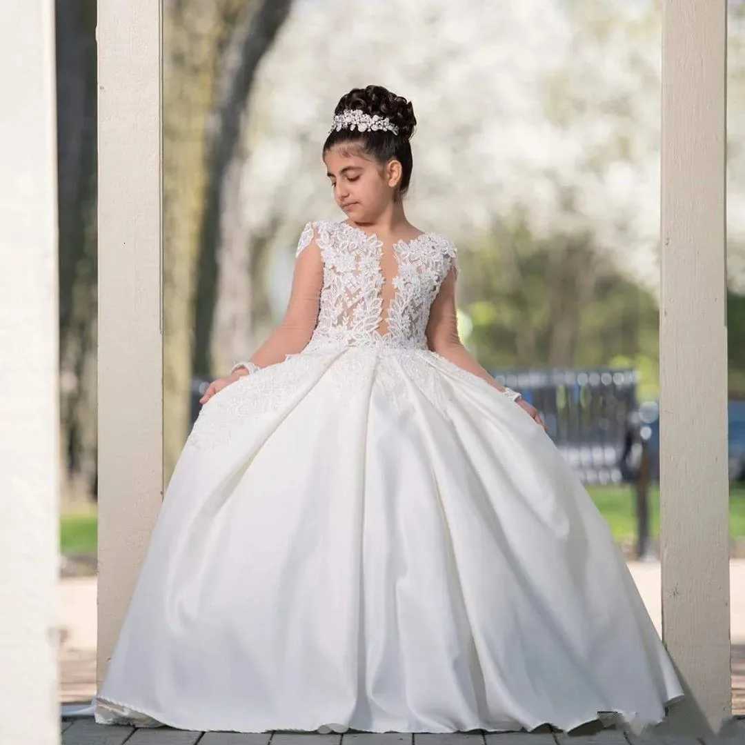 Customized White Satin Flower Girl Dresses for Wedding Lace Appliques Floor Length First Communion Kids Birthday Party Ball Gown Z250926