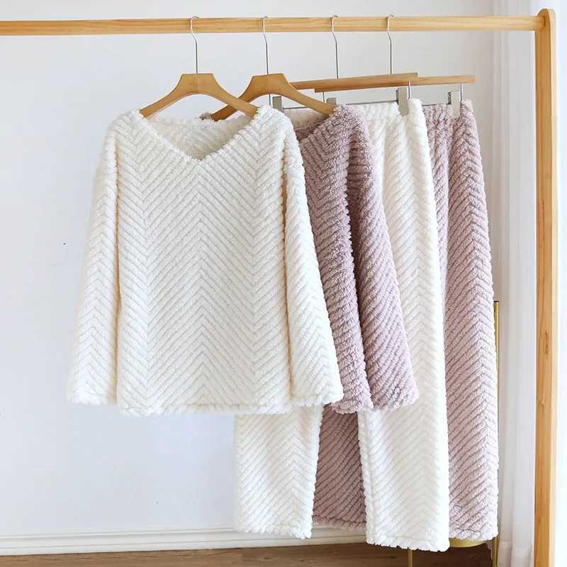 2025 New AutumnWinter Womens Pajama Set Flannel Thickened and Warm Coral Plush Cute Home Fur Two Piece Set Sleepwear Z250925