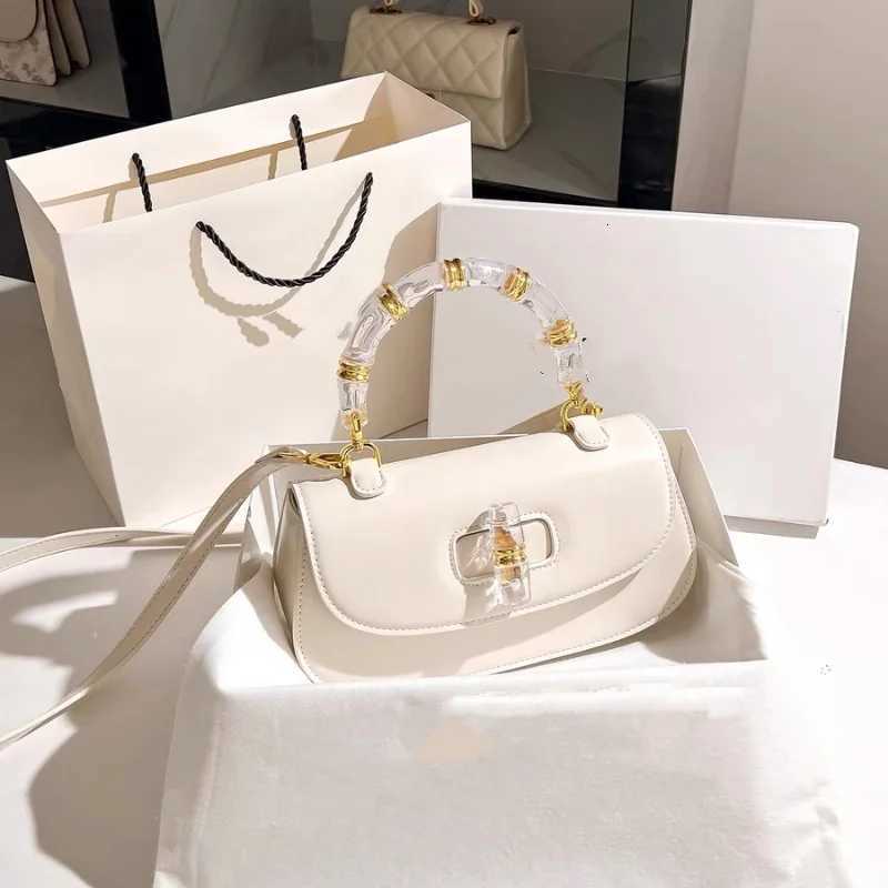 French Brand Large Capacity Bamboo Handle Bag Women Luxury Quality Leather Beach Vacation Shoulder Bag Casual Commuting Tote Bag Z250926