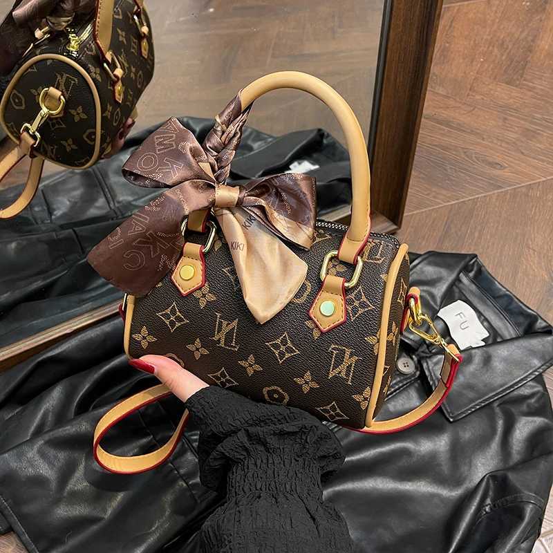 Stylish Womens Leather Handbag Designer Crossbody Shoulder Bag Ladies Tote Purse Casual Daily Use TrendyW250926