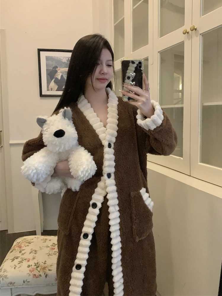 Retro Contrast Color Flannel Pajamas Women Winter Thickened Single Breasted V Neck Mid Length Two Piece Sets Sleepwear Z250925