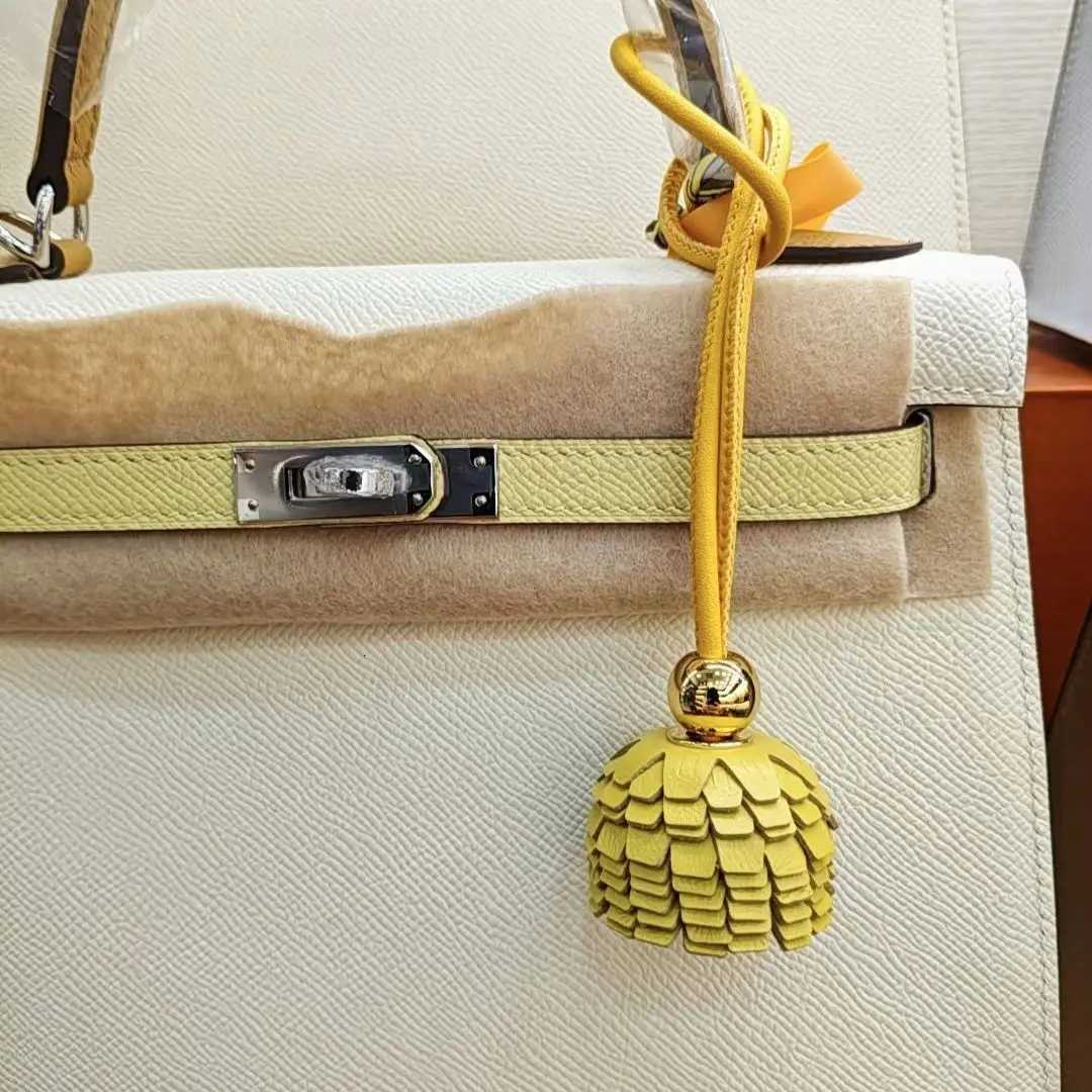 Luxurious Genuine Leather Sheepskin Colored Flower Pendant Pine Cone Bag Accessories Rearview Mirror Pendant Car Key Pendant21 D250926