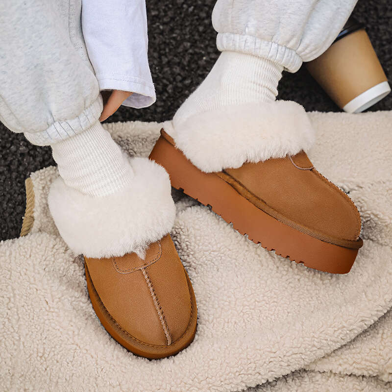 New Sheepskin One-Piece Thick-Soled Closed-Toe Furry Snow Boots for Women Warm Non-Slip Home Cotton Slippers