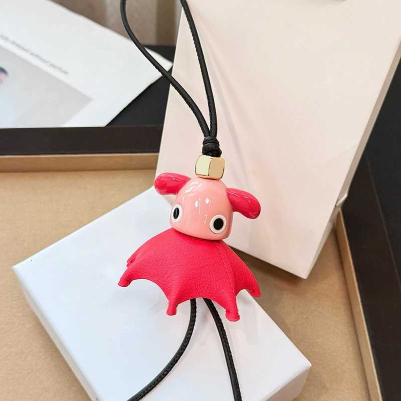 Luxurious Genuine Leather Parrot Bird Charm For Womens Bags Fashion Highend Durable Exquisite Workmanship Bag Decoration Bag Accessories11 D250926