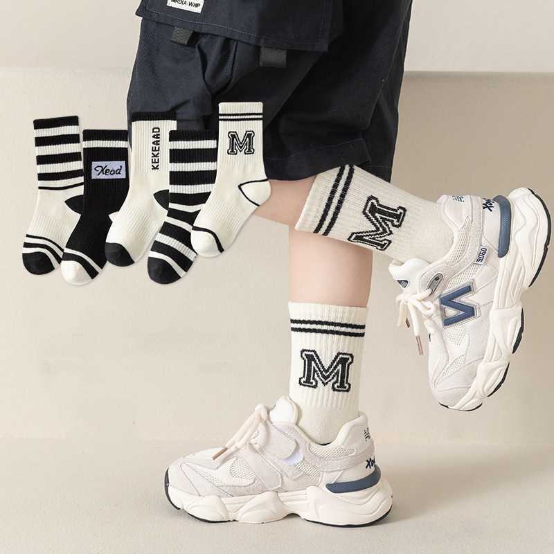 2023 Autumn Winter MidCalf Childrens Socks Boys and Girls Cartoon Cotton Socks Students Big Kids Korean Style Sports Trendy Socks C250926