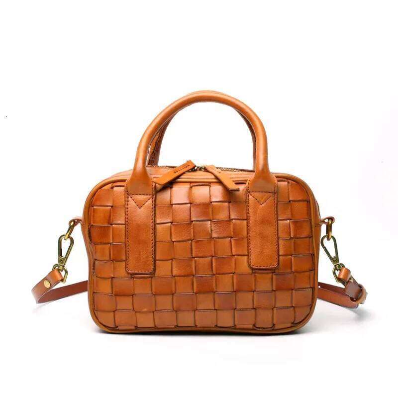 Classic Fashionable Crossbody Bag For Ladies - In Leather Material Durable Lightweight And Chic Suotong0917