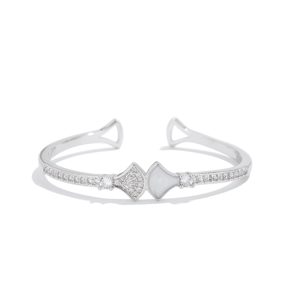 Apricot Leaf White Mother-of-Pearl Full Dia High-End Fan for Women, Light Versatile Fashionable Elegant Dress Bracelet - view 5