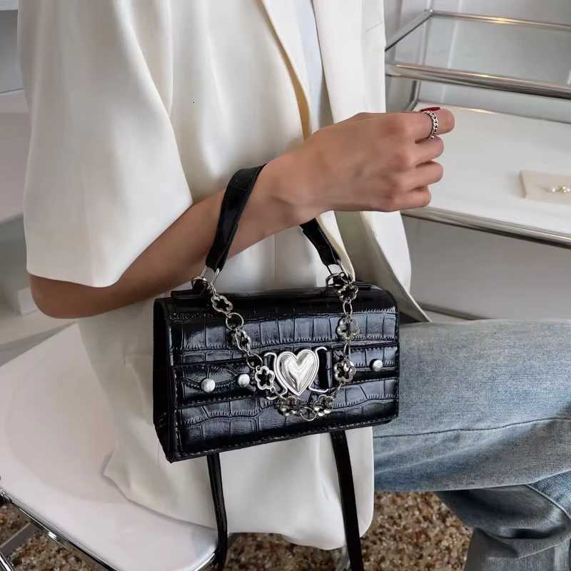 Harajuku Gothic Shoulder Bag Woman Metal Punk Moto Biker Style Female Handbags Cross Paper Clip Rabbit Dark Messenger Bag Purses Z250926