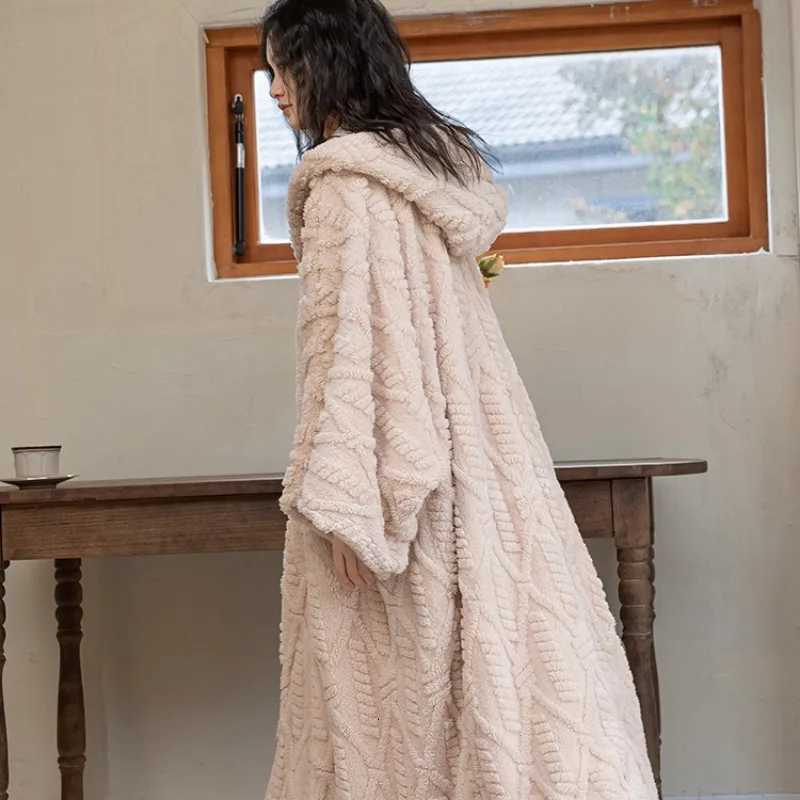 Embroidery Thicker Robes Women Hooded Fashion Keep Warm Gentle Laceup Comfortable Homewear Soft Sleepwear Cozy Female Daily Z250925