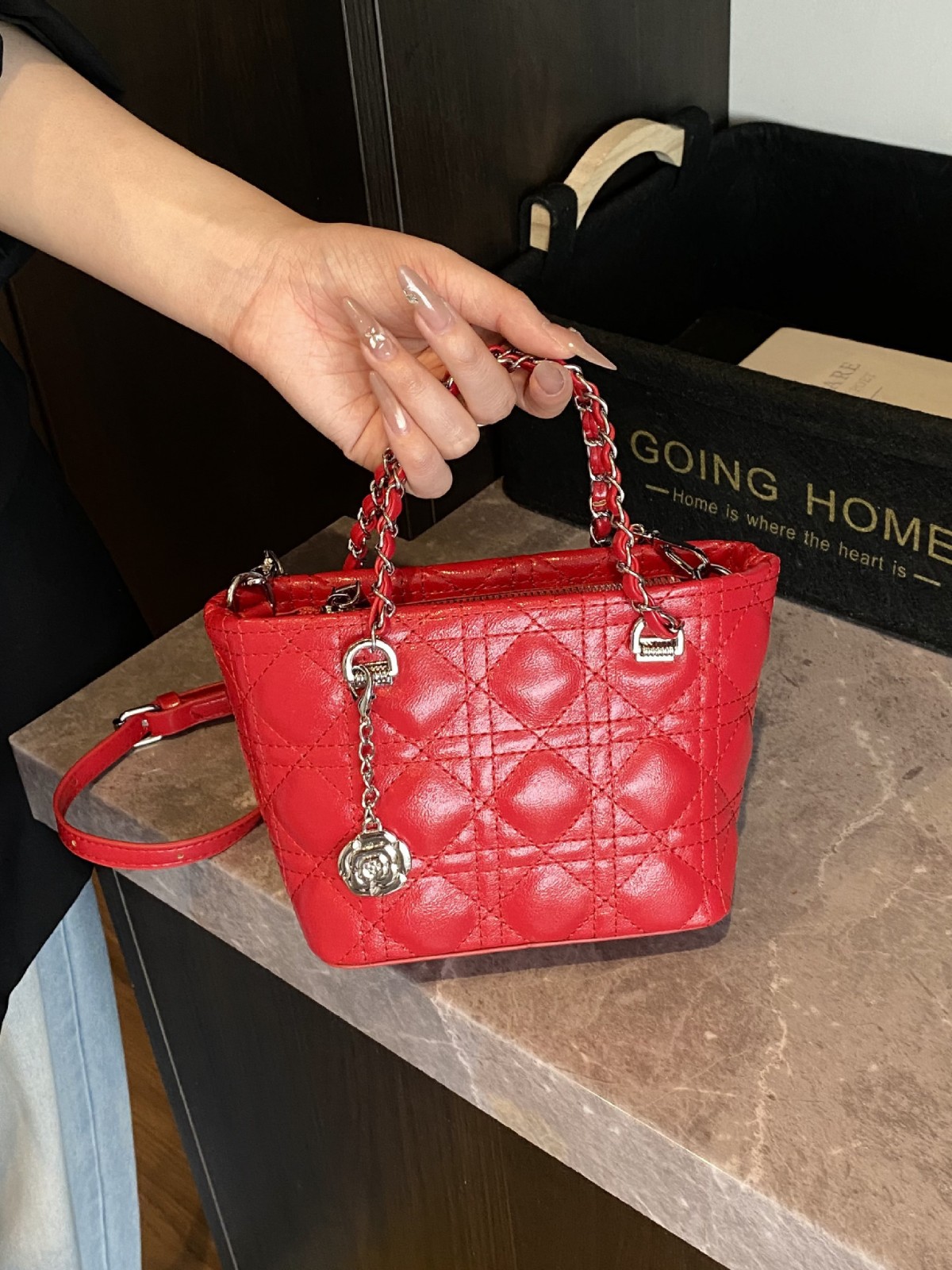 hot Free delivery designer bag Luxury Bag Fashionable minimalist casual handbag for workplace commuting