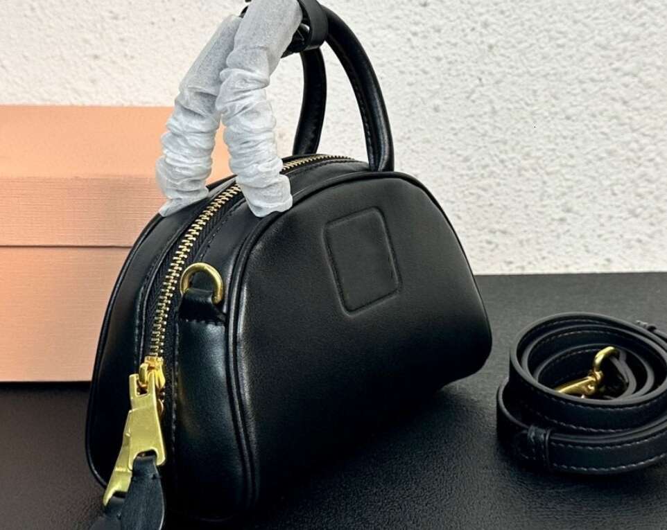 Designer Bags The New Women's Shoulder Handbag, Dumpling Bag, Made Of Italian Imported Cowhide, Top Quality. Hot Selling