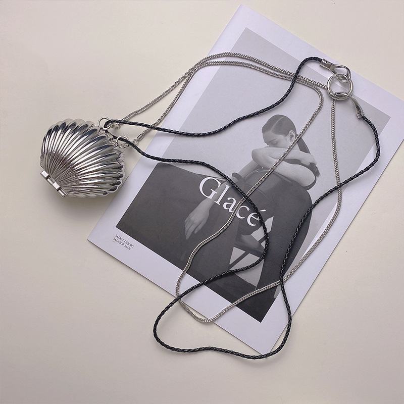 2025 French bag autumn and winter women's metal shell bag new fashion, light luxury, retro style chain shoulder crossbody bag mini wallet designe