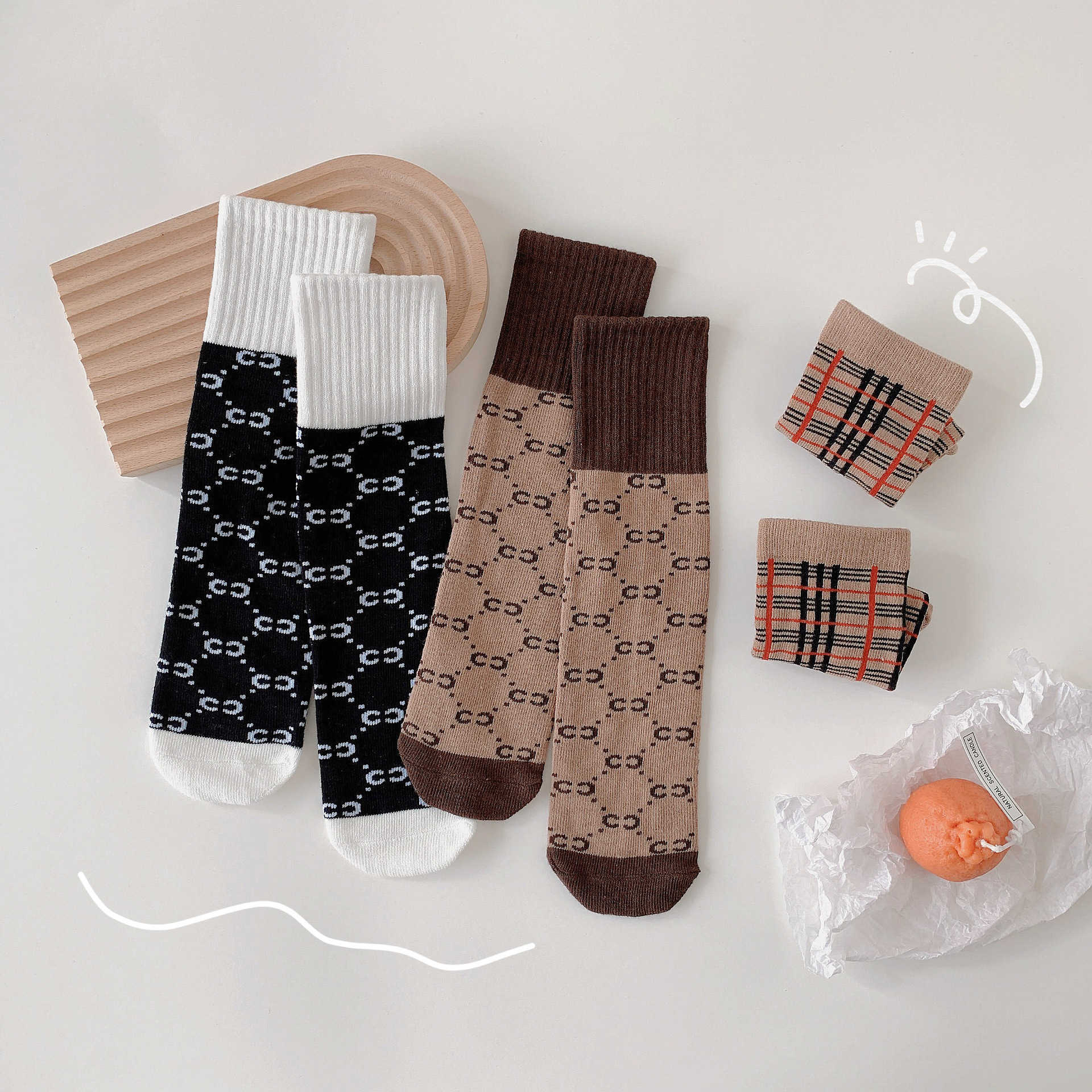 2024 New Childrens Socks Spring Summer Korean Style Trendy Socks Boys and Girls Autumn Winter No Heel Plaid Student MidCalf Socks C250926