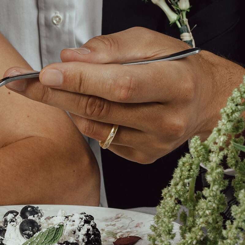 Band ring Designer Luxury jewelry for women Stainless steel plated with 18K gold Zircon inlay High-end and fashion Festival Holiday gifts