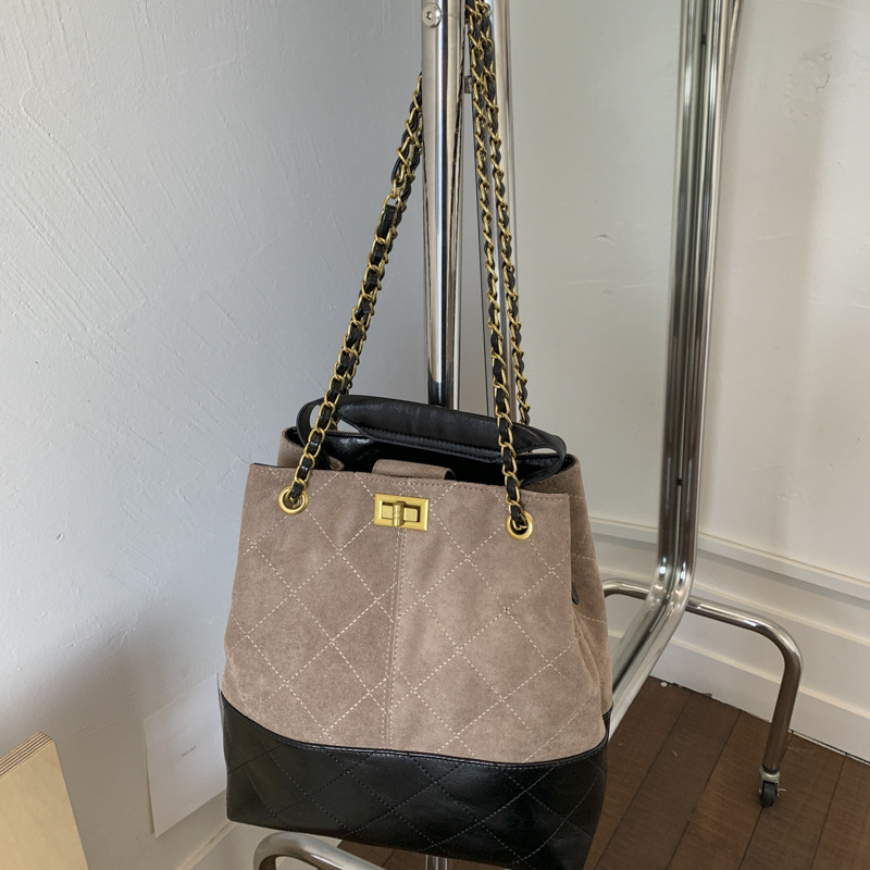 new Free delivery designer bag Luxury Bag Simple and comfortable solid color crossbody bag for commuting fashion items