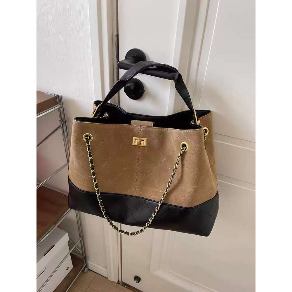 Autumn Winter Matte Suede Tote bag Shoulder bag Patchwork designer Style Chain Tote Large Capacity Crossbody Bag for Women High Quality Suitable For P