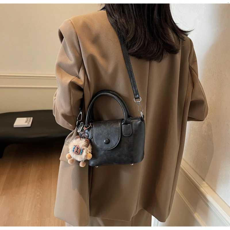 2025 Latest Versatile Fashion Crossarm Handbag Bucket Bag Basket Bag Exquisite Small BagW250926