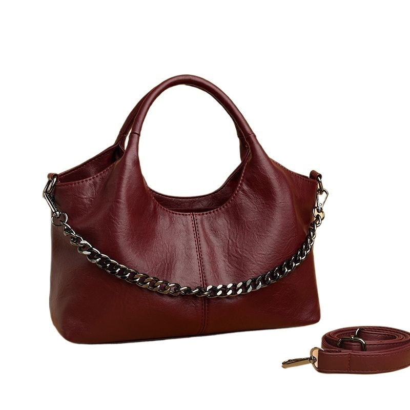 2025 autumn and winter large capacity niche design retro shoulder bag chain design clean bag trendy leather design women's light luxury designer 