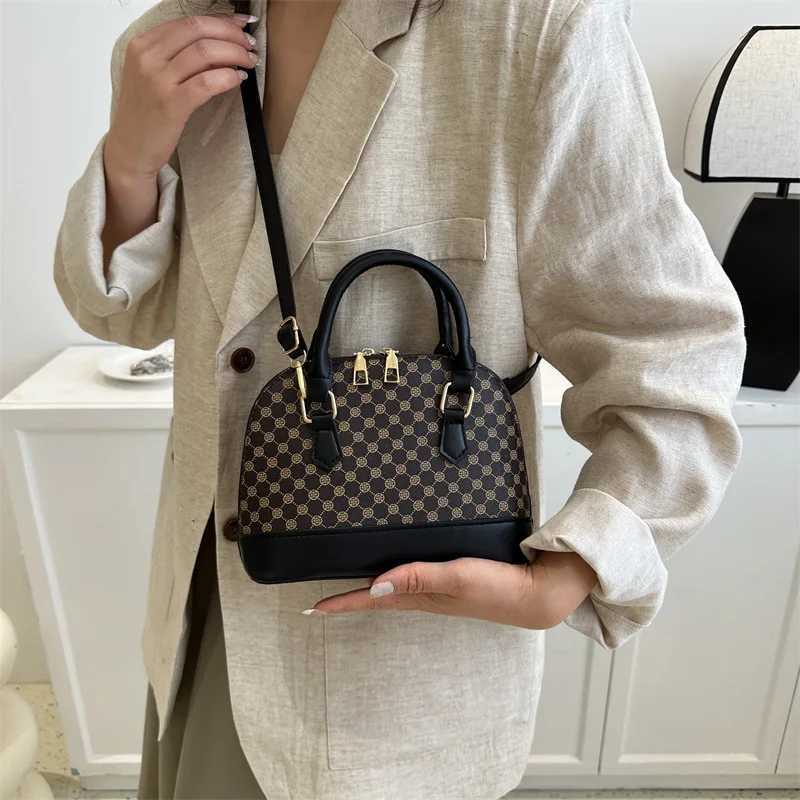 Ladies Shell Handbag Soft Novelty Single Shoulder Mobile Phone Bag New Design Fashion Womens Crossbody BagW250926