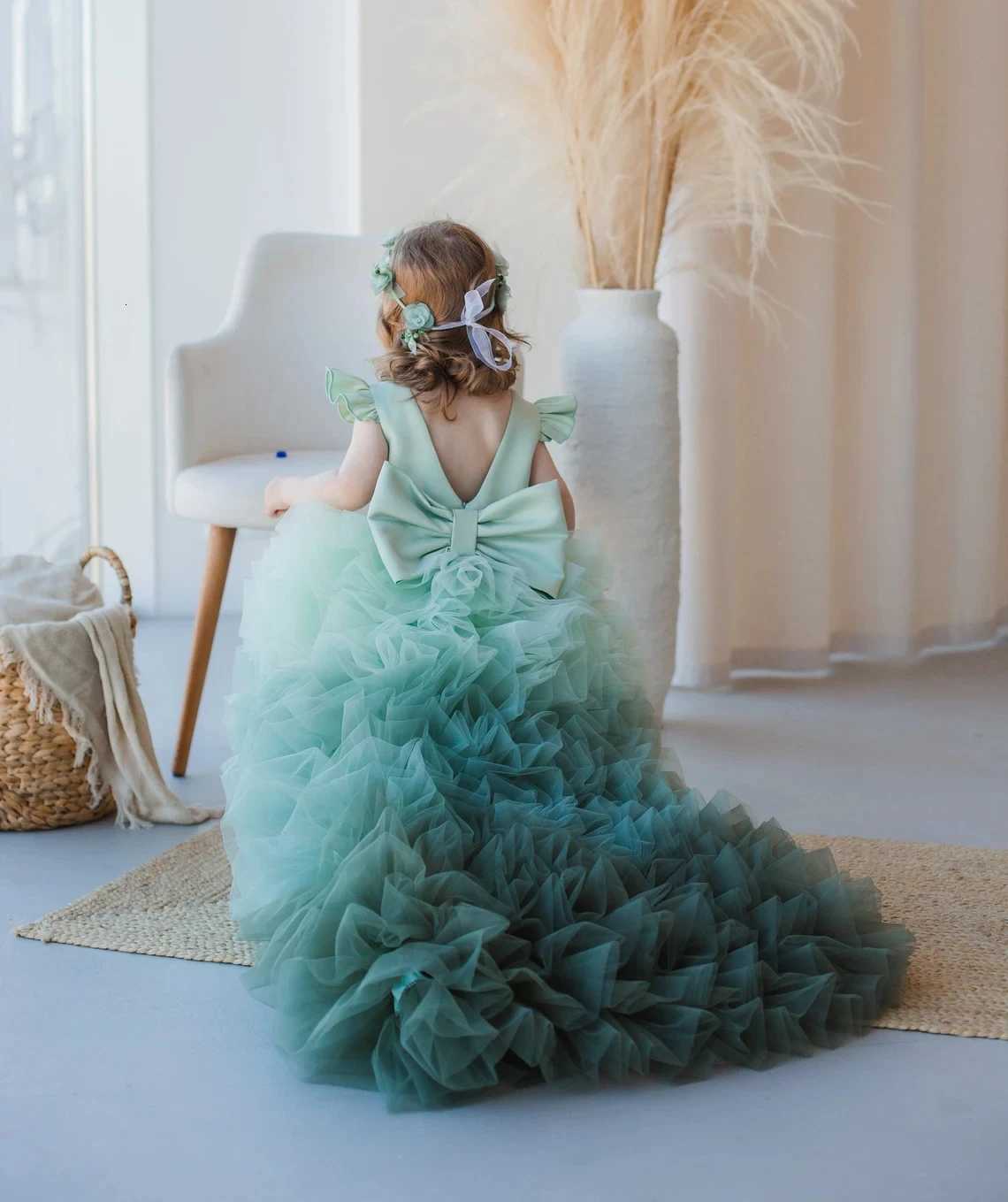 Elegant Layered Puffy Flower Girl Dress For Wedding Tulle Sleeveless Princess First Communion Dresses Kids Birthday Party GOWNS Z250926