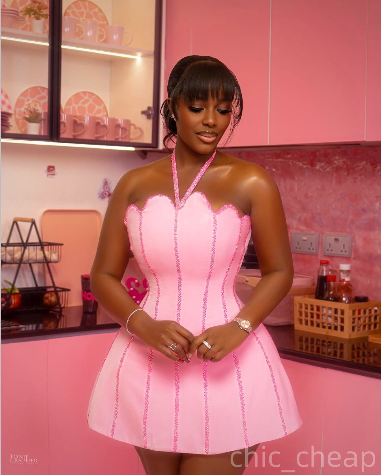 Chic Pink A-line Cocktail Dress Halter Beaded Satin Elegant Short Mini Graduation Homecoming Dresses For Special Occasions Sweetheart Gowns