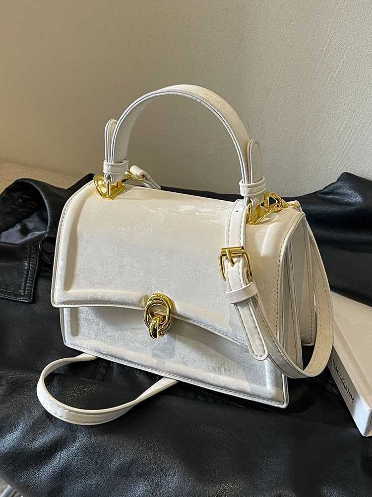 Korean Short Handle Small Handbags Women Fashion Pink Flap Trapeze Crossbody Bag 2024 New Lady Daily Work Armpit Bag Z250926