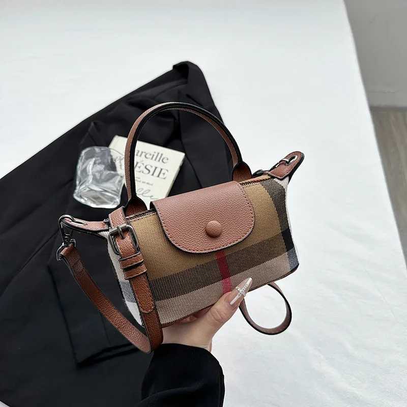 Elegant Commuter Crossbody Bag For Women Business Leisure Large Capacity And Stylish Leather StrapsW250926