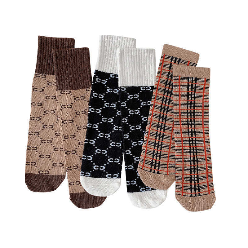 2024 New Childrens Socks Spring Summer Korean Style Trendy Socks Boys and Girls Autumn Winter No Heel Plaid Student MidCalf Socks C250926