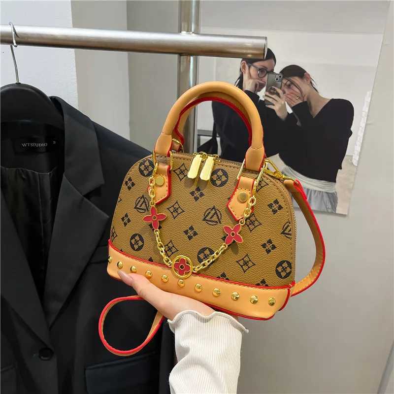 2025 Designer Shell Bag Floral Print ChainBeaded ShoulderCrossbody Purse Elegant Handbag for WomenW250926