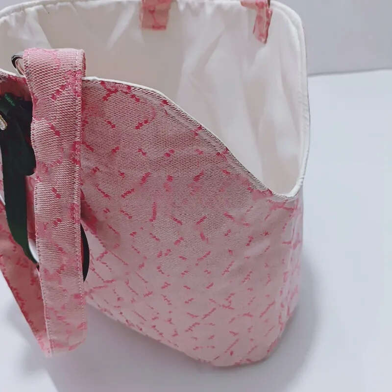 2025 new Designer Dog Purse Classic Old Flower Pattern Portable Puppy/Cat with Safety Tether, Versatile Pet Carrier Tote for Subway/Shopping