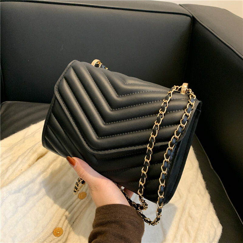 Autumn/winter 2025 new women's shoulder bag niche design fashion chain shoulder bag French light luxury designer bag trendy bag small square bag