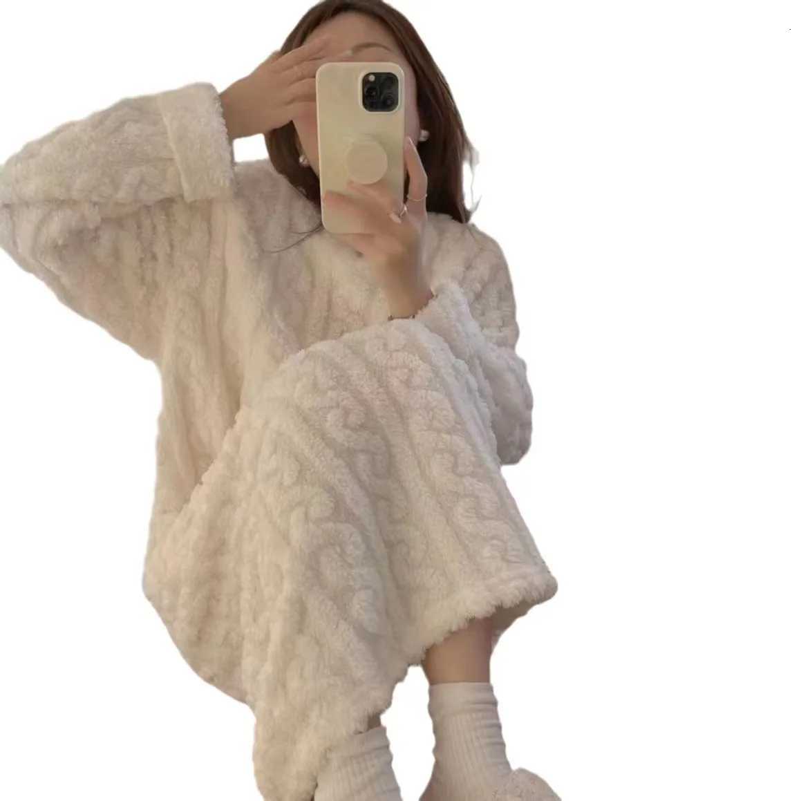 Autumn and Winter Coral Velvet Nightgown Womens Warm Padded Thickened Facecloth MediumLength Nightgown Pajamas Homewear Z250925