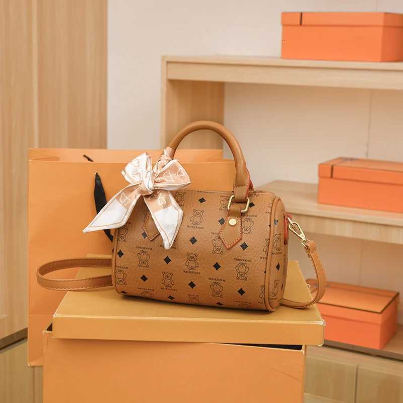 Fashionable Clutch Handbag For Women Featuring Trendy Solid Color And Paris Fashion Show DesignW250926