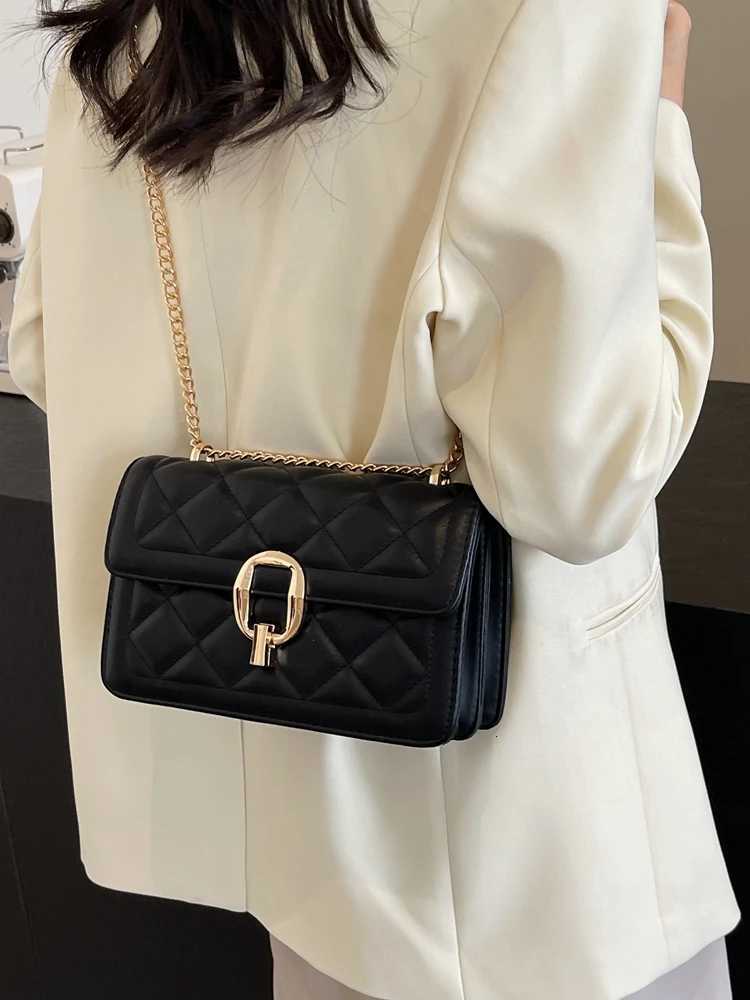 Personalized Lock Buckle Solid Chain Bag Women Summer New Fashion Casual Shoulder Bag Versatile Crossbody PU Small Square Bags Z250926