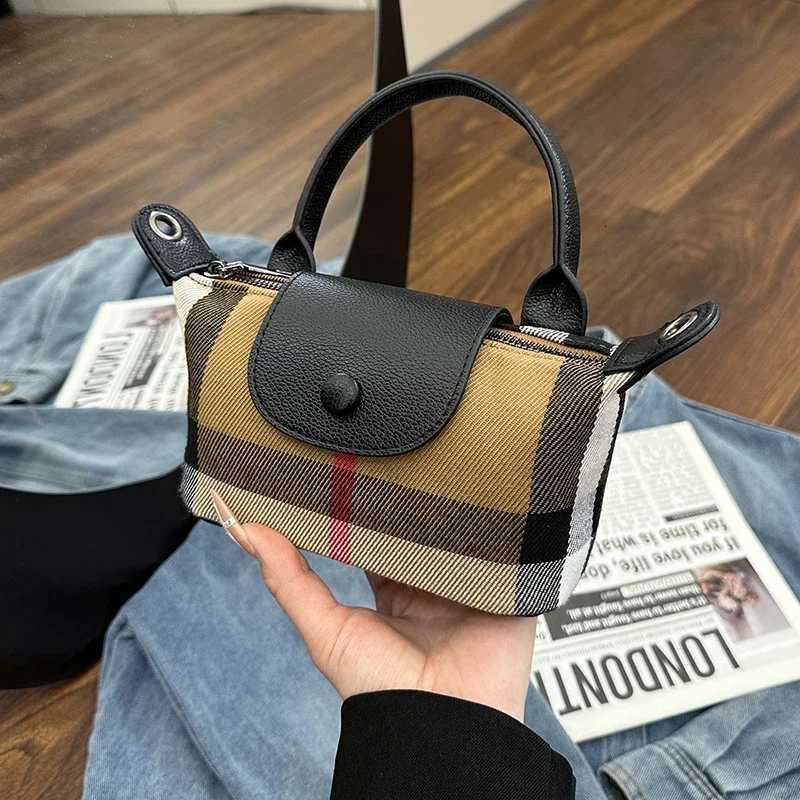 Elegant Commuter Crossbody Bag For Women Business Leisure Large Capacity And Stylish Leather StrapsW250926
