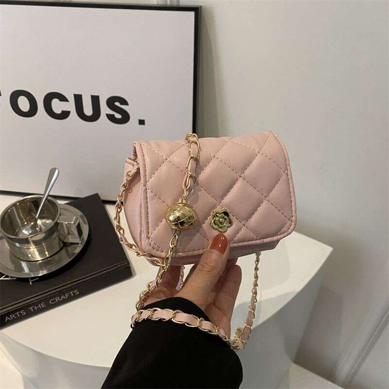 Fashionable crossbody beautiful women's casual bag, spring new style, personalized trend, simple shoulder bag