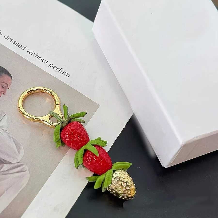 Luxurious New Weaving Mushroom Ornaments Leather Bag Charm Keychain Bags Pendant Decoration High Luxury Girl Gift Bag Accessories27 D250926