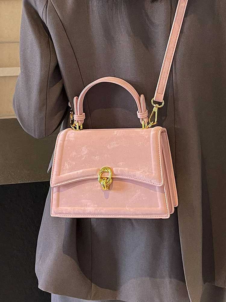 Korean Short Handle Small Handbags Women Fashion Pink Flap Trapeze Crossbody Bag 2024 New Lady Daily Work Armpit Bag Z250926