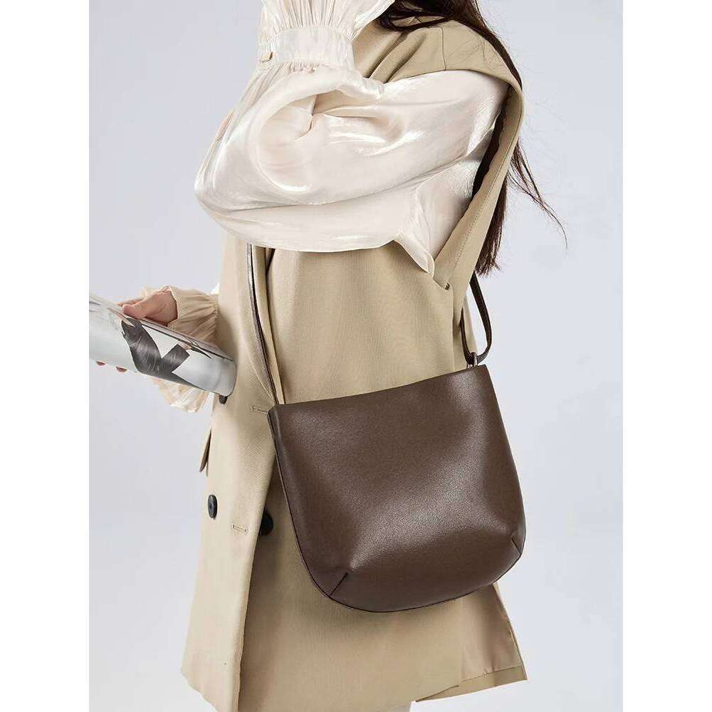 Women Casual Natural Cow Leather Shoulder Bags Ladies Retro Real Cowhide Crossbody Bag Female Commute Soft Handbags Lady MDNG2509