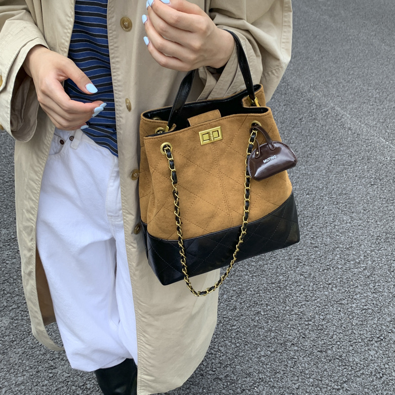 new Free delivery designer bag Luxury Bag Simple and comfortable solid color crossbody bag for commuting fashion items