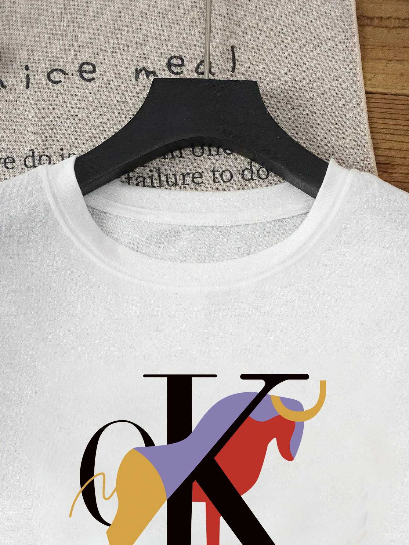 Women's luxcury Casual Short-Sleeve Round Neck Tee - Fashionable Minimalist Top