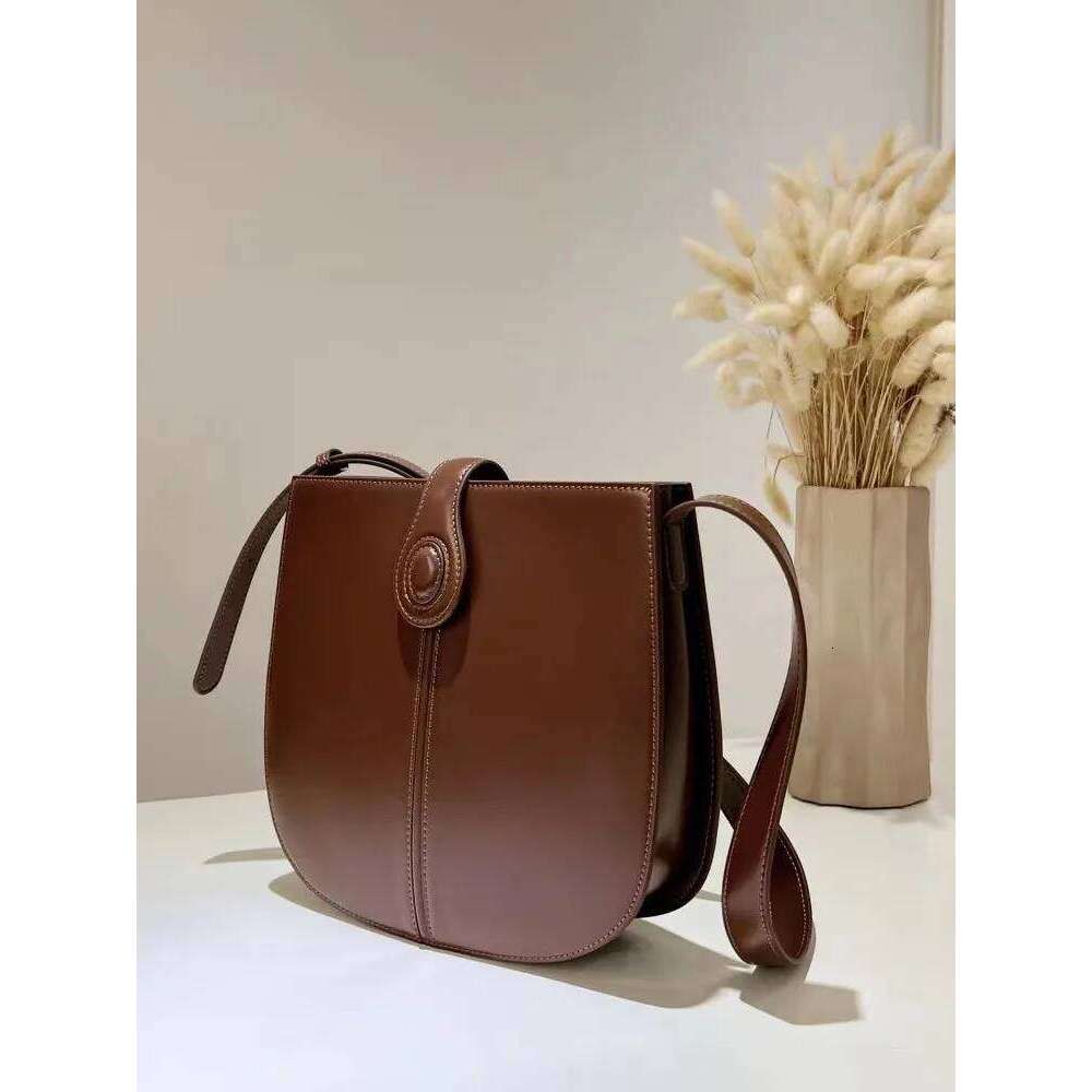 Designer Vintage Saddle Women Single Shoulder Handbag Cow Split Leather Red Bucket Female Street Casual Messenger Bag MDNG2509