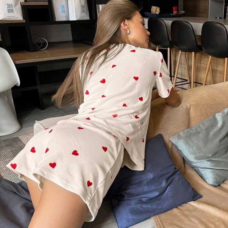 2025 Summer New Womens Pajamas Homewear Set Girls ShortSleeved Shorts Love Print Knitted Fashion Soft Pajamas Homewear Z250925