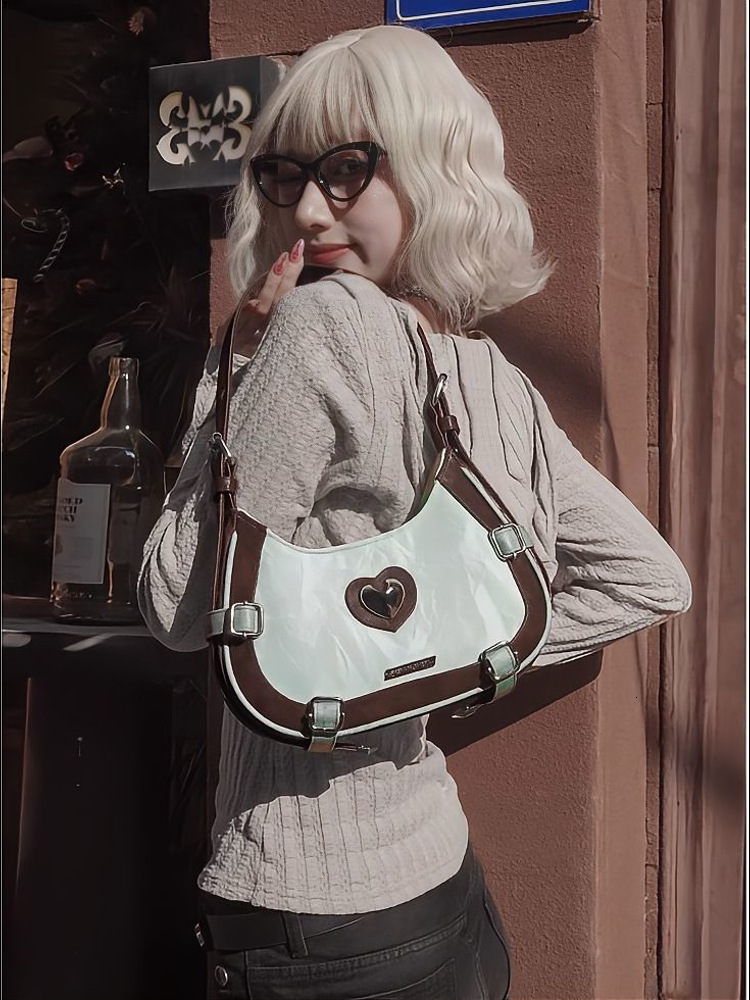 2025 Autumn/Winter New Designer Bag Heart shaped Light Luxury Retro bag Style Diamond Inlaid Underarm Bag Fashion Women's Soft Leather Shoulder B