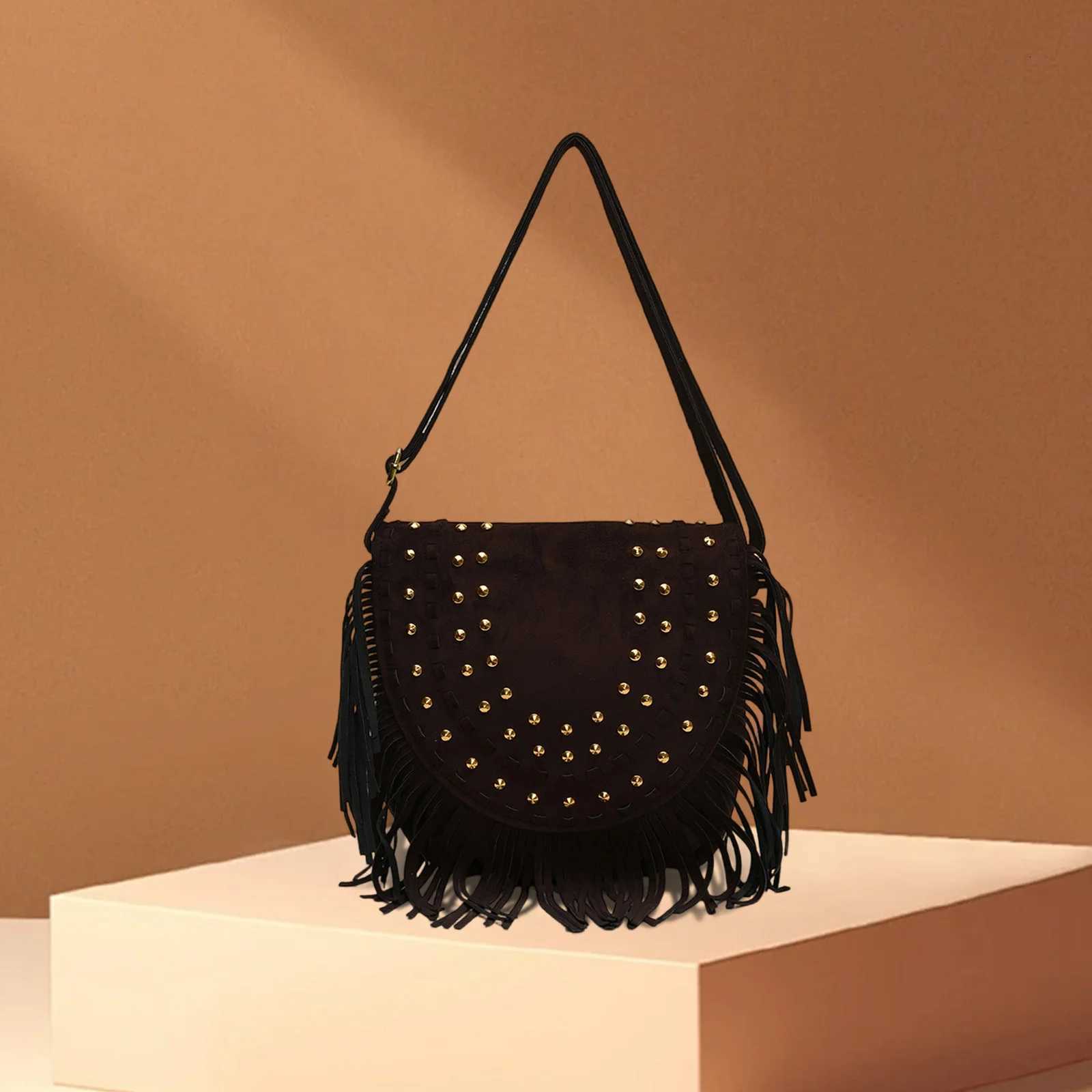 Vintage Crossbody Bag for Women Trendy Rivet Tassel Large Capacity Shoulder Purse for Party Club Outdoor Z250926