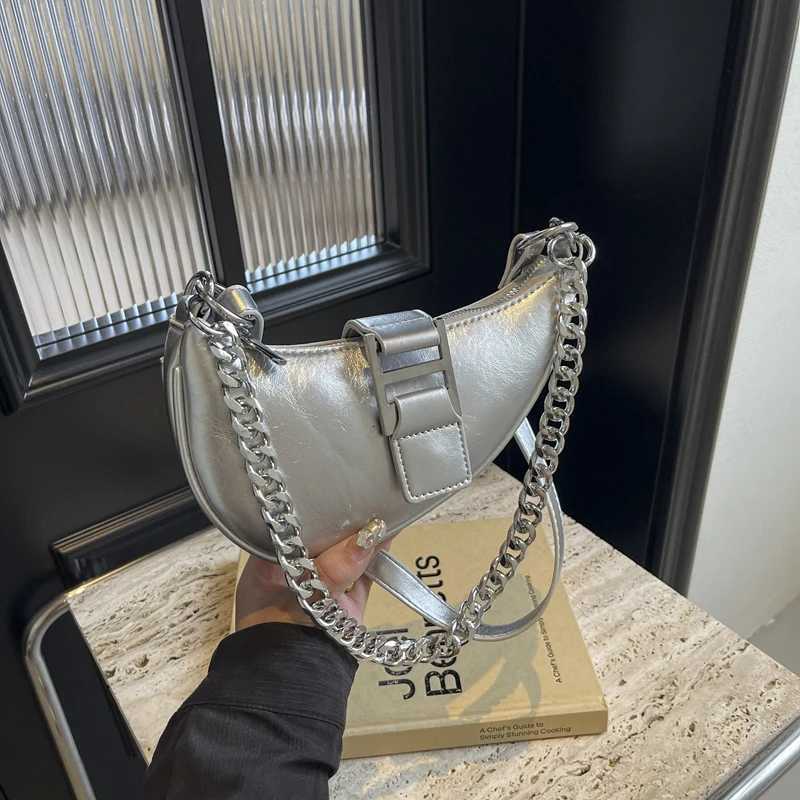 European and American Personalized Crescent Dumpling Bag Womens Bag Chain Single Shoulder Crossbody Bag Z250926