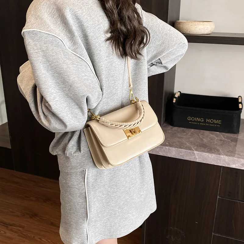 Korean Shoulder Crossbody Bags for Women 2025 New in Small Pu Leather Tote Luxury Designer Female Purses Handbags Bolsas Bucket Z250926